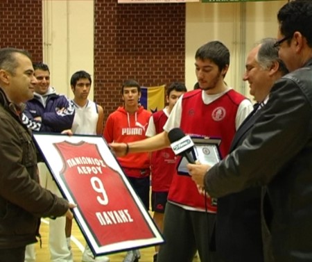 Ο Πανιώνιος Λέρου βράβευσε τον Γιώργο Παυλή