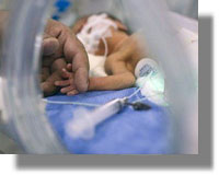 Kαταπέλτης για την 24χρονη μητέρα το πόρισμα για το θάνατο του βρέφους από τη Λέρο