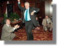 Δεν μπορεί ο Ακης να τα έφαγε μόνος του