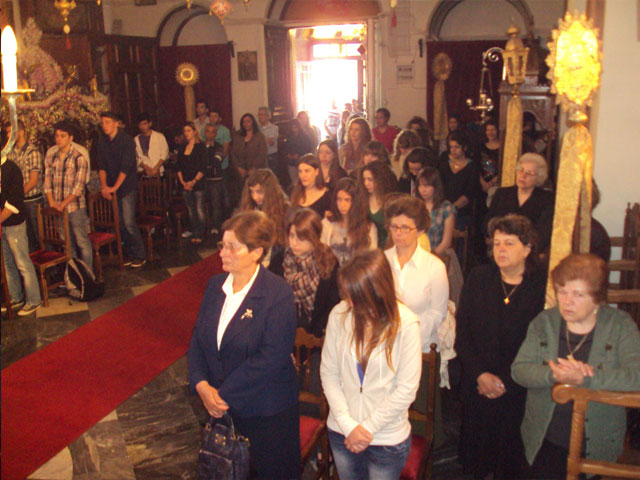 Φωτογραφικό υλικό από τη Θεία Λειτουργία για τους Λεριούς μαθητές των πανελλαδικών εξετάσεων