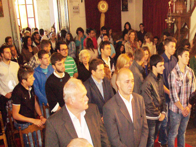 Φωτογραφικό υλικό από τη Θεία Λειτουργία για τους Λεριούς μαθητές των πανελλαδικών εξετάσεων