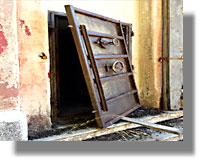 σιδερένια πόρτα