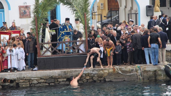 Ο αγιασμός των υδάτων στη Λέρο