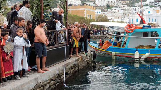 Ο αγιασμός των υδάτων στη Λέρο