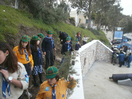 Εκατοντάδες φυτά «πρασίνισαν» τη Λέρο