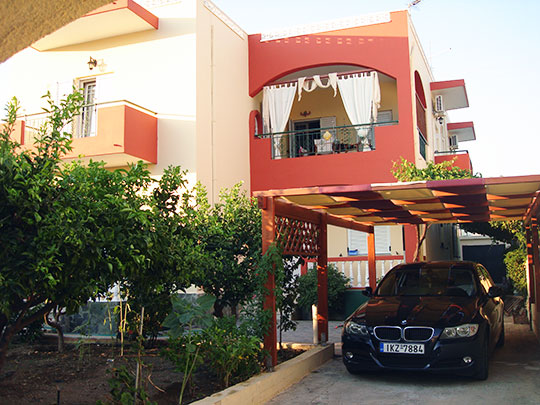 ΑΓΓΕΛΙΑ: Ενοικιάζονται διαμερίσματα στο Λακκί (Άγκυρα) enoikiazetai leros