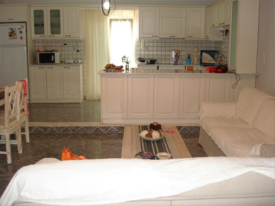 ΑΓΓΕΛΙΑ: Ενοικιάζονται διαμερίσματα στο Λακκί (Άγκυρα) enoikiazetai leros