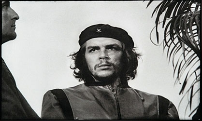 Ο άνθρωπος που τράβηξε το διασημότερο κλικ στην ιστορία της φωτογραφίας Τσε Γκεβάρα