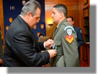 Τιμητική διάκριση από τον Υπουργό Εθνικής Άμυνας έλαβε ο Λεριός Λοχίας Αντώνης Ντεληγιώργης