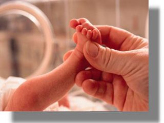 Η ύφεση «κατάπιε» τις γεννήσεις στην Ελλάδα