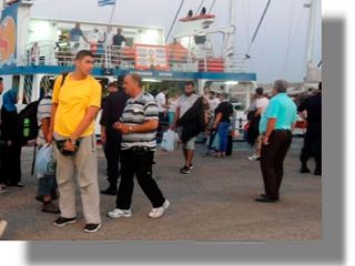 ΦΑΡΜΑΚΟΝΗΣΙ: Τραγικές στιγμές στην αναγνώριση των θυμάτων του ναυαγίου