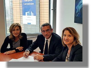 Υπεγράφη από τον Περιφερειάρχη το μισθωτήριο συμβόλαιο για το γραφείο της ΠΝΑΙ στις Βρυξέλλες