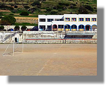 ΛΕΙΨΟΙ: Συνθετικός χλοοτάπητας τελευταίας γενιάς για το γήπεδο Λειψών από την Περιφέρεια