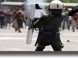 Αγριο ξύλο στη Χίο: ΜΑΤ εναντίον πολιτών με αφορμή τους μετανάστες