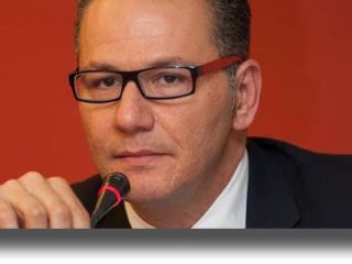 Παύλος Μπακίρης: &#8220;Πρέπει να φύγουν γιατί «αρρωσταίνουμε» περισσότερο&#8221;