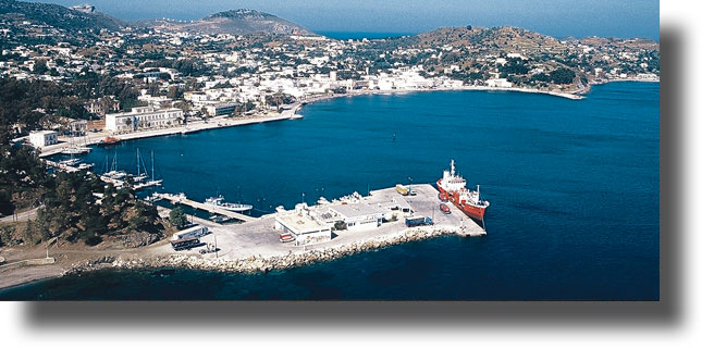 ΛΕΡΟΣ: Η παράξενη ομορφιά της πιο περίεργης πόλης της Ελλάδας