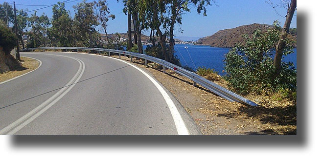 ΠΑΤΜΟΣ: Τοποθέτηση προστατευτικών στηθαίων στους δρόμους