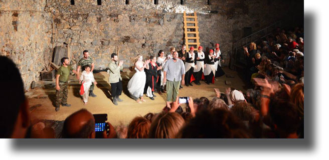 ΛΕΡΟΣ: Με μεγάλη επιτυχία η χθεσινή πρεμιέρα του έργου “ΤΡΩΑΔΕΣ” της Θεατρικής Ομάδας Λέρου!