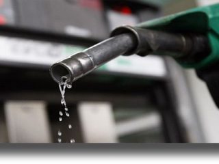 Πάτμος: Μεταφέρουν καύσιμα με τα&#8230; μπιτόνια από άλλα νησιά