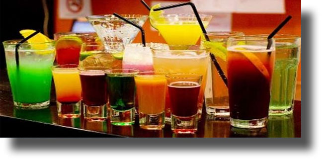 Νοθευμένα ποτά: Πώς να αναγνωρίσετε τις «μπόμπες»