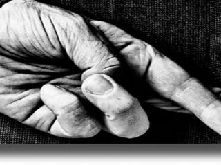 Εδώ το καλό ψευδοπωλείο