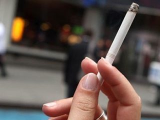 Αίτημα για απαγόρευση του καπνίσματος σε ανοιχτούς χώρους