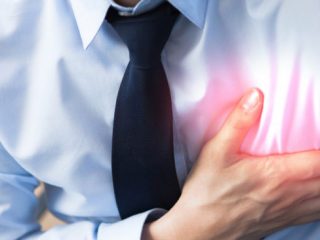 Τα 7 προειδοποιητικά σημάδια της καρδιακής προσβολής που οι περισσότεροι άνθρωποι αγνοούν