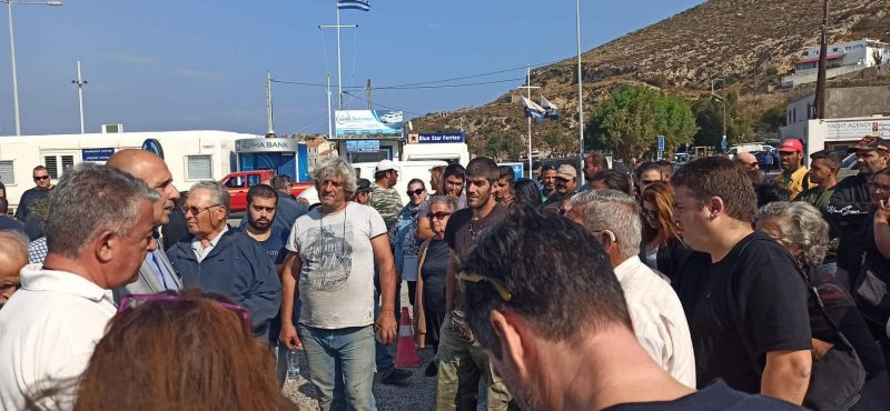 Στην Κω μεταφέρθηκαν οι μετανάστες που «απέκλεισε» ο δήμαρχος Λέρου [VIDEO]