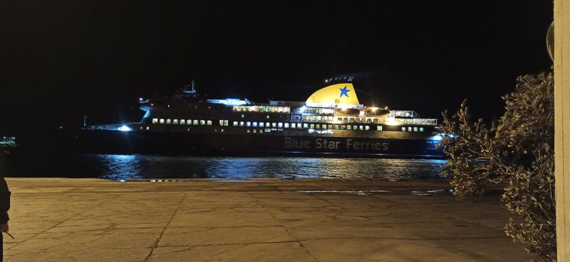 Λέρος: Ο Δήμαρχος και κάτοικοι του νησιού εμπόδισαν την αποβίβαση προσφύγων &#8211; μεταναστών από το πλοίο