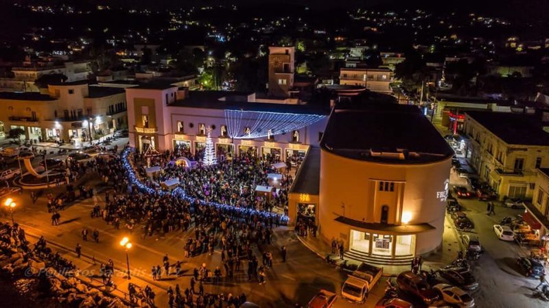 Με μεγάλη επιτυχία τα εγκαίνια του Χριστουγεννιάτικου Χωριού &#8211; Σαν Χριστουγεννιάτικο Παραμύθι έμοιαζε η Λέρος
