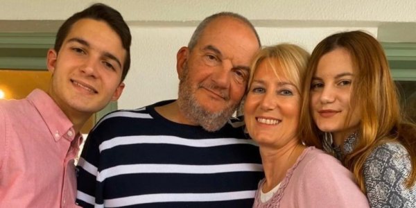 Με νέο look ο Κώστας Καραμανλής: Αδυνατισμένος και αξύριστος