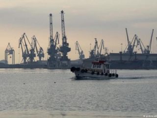 Σύγκρουση φορτηγών πλοίων στο λιμάνι της Θεσσαλονίκης