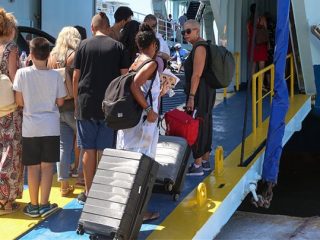 Ελεύθερη η μετακίνηση από σήμερα στα νησιά &#8211; Ανοίγουν εστιατόρια, καφέ