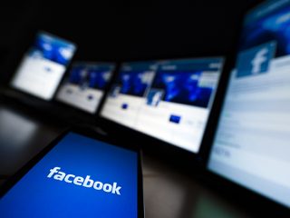 Το Facebook « μαρκάρει» κρατικά ΜΜΕ