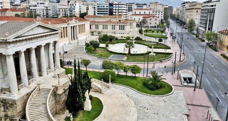 Ποιοι αντιδρούν για τον Μεγάλο Περίπατο -Το 2000 δεν ήθελαν την πεζοδρόμηση στην Ακρόπολη!