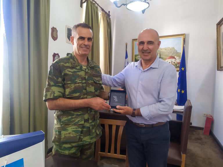 Λέρος: Συνάντηση Δημάρχου με τον απερχόμενο Διοικητή του 588ΤΕ