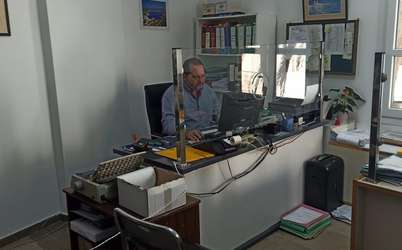 ΛΕΡΟΣ: ΣΤΟ ΚΤΙΡΙΟ ΤΟΥ ΚΕΠ ΜΕΤΑΣΤΕΓΑΣΤΗΚΕ ΤΟ ΓΡΑΦΕΙΟ ΕΣΟΔΩΝ ΤΟΥ ΔΗΜΟΥ ΛΕΡΟΥ