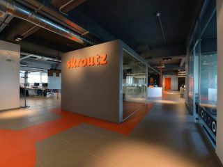 Έρευνα της Επιτροπής Ανταγωνισμού για τη Skroutz