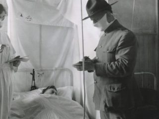 Πανδημία γρίπης: Τι συνέβη όταν ο κόσμος κουράστηκε από τα μέτρα περιορισμού το 1918