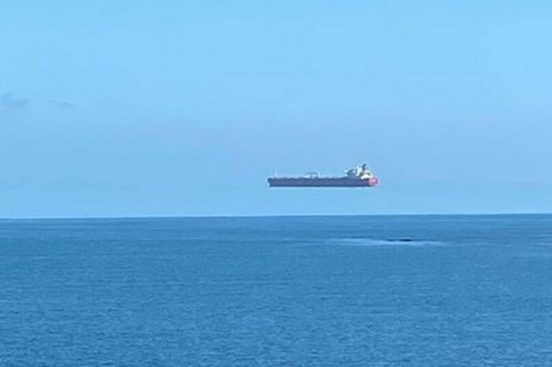 «Ιπτάμενο πλοίο» φωτογράφισαν στην Κορνουάλη