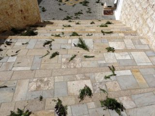 Δήμος Λέρου: Αναβίωση του πατροπαράδοτου εθίμου «ΛΑΜΠΡΕΣ» σε όλες της Ενορίες του νησιού