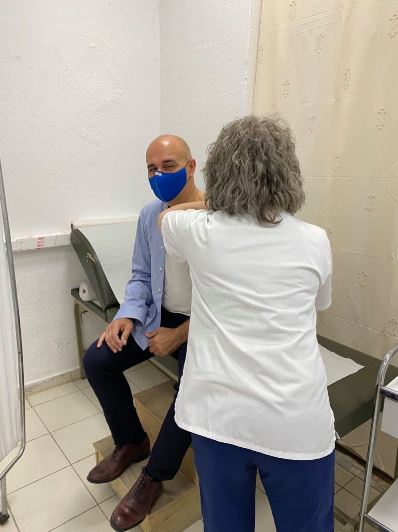 Λέρος: Εμβολιάστηκε ο Δήμαρχος κ. Μιχάλης Κόλιας &#8211; Το μήνυμα που έστειλε στην τοπική κοινωνία