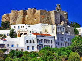 Δωρεάν σπίτια για γιατρούς και δασκάλους από το υπουργείο Εσωτερικών: Το σχέδιο σε 12 νησιά