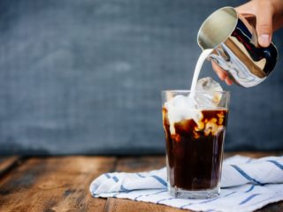 Πίνετε γάλα; Διαβάστε τι λένε για την χοληστερίνη