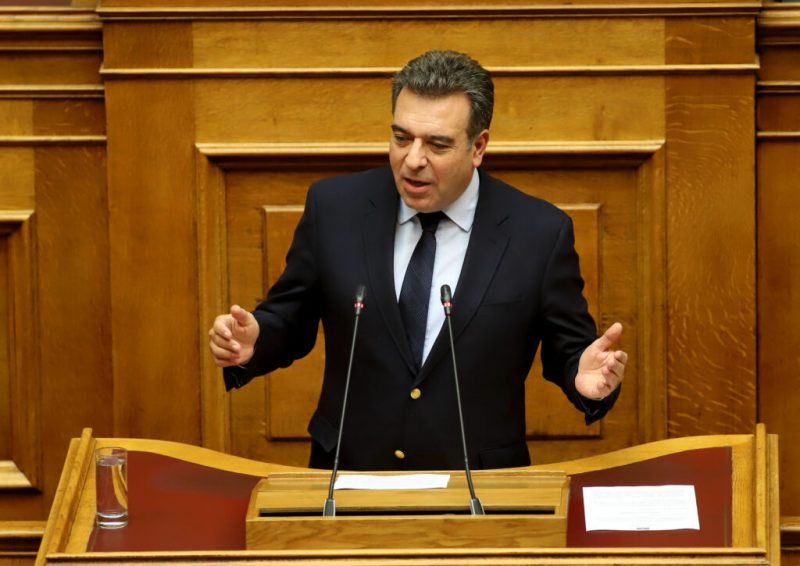 Παρέμβαση του Μάνου Κόνσολα για την ενίσχυση των αστυνομικών υπηρεσιών σε λιμάνια και αεροδρόμια