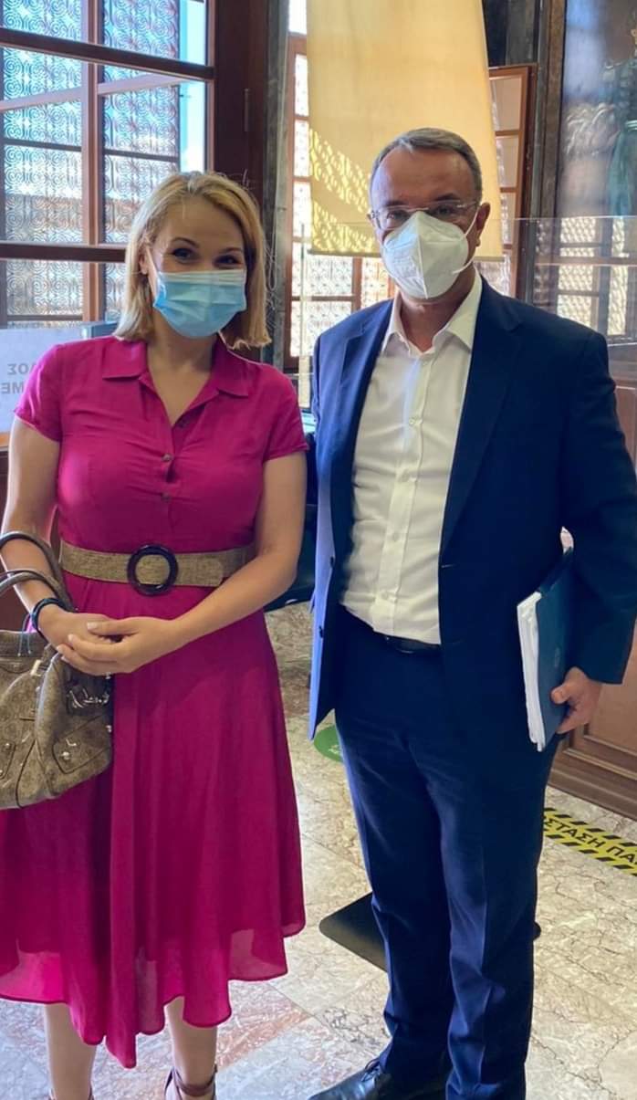 Μειωμένοι συντελεστές ΦΠΑ και περαιτέρω ενίσχυση επιχειρήσεων & εργαζομένων, τα ζητήματα που έθεσε η Μίκα Ιατρίδη στον Υπουργό Οικονομικών