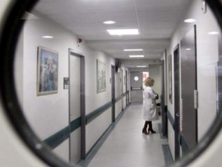 Σε αναστολή εργασίας από σήμερα σε Ρόδο και Κω 81 άτομα σε Νοσοκομεία, ιδρύματα και ΕΚΑΒ που αρνήθηκαν να εμβολιαστούν