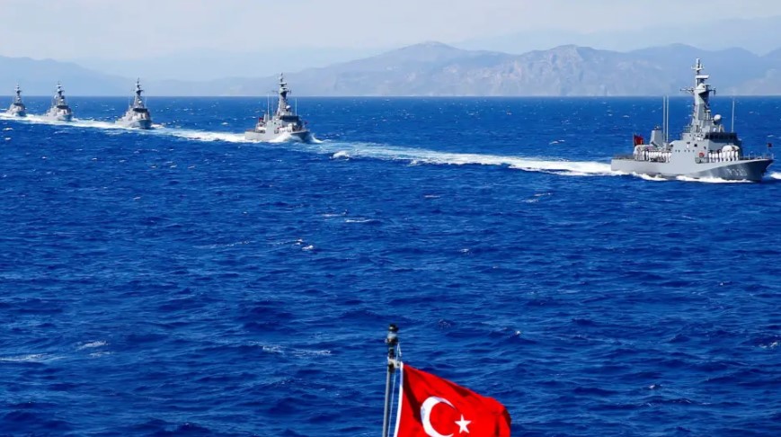 Στα 10 μίλια από την Κρήτη έφτασαν τα τουρκικά πλοία