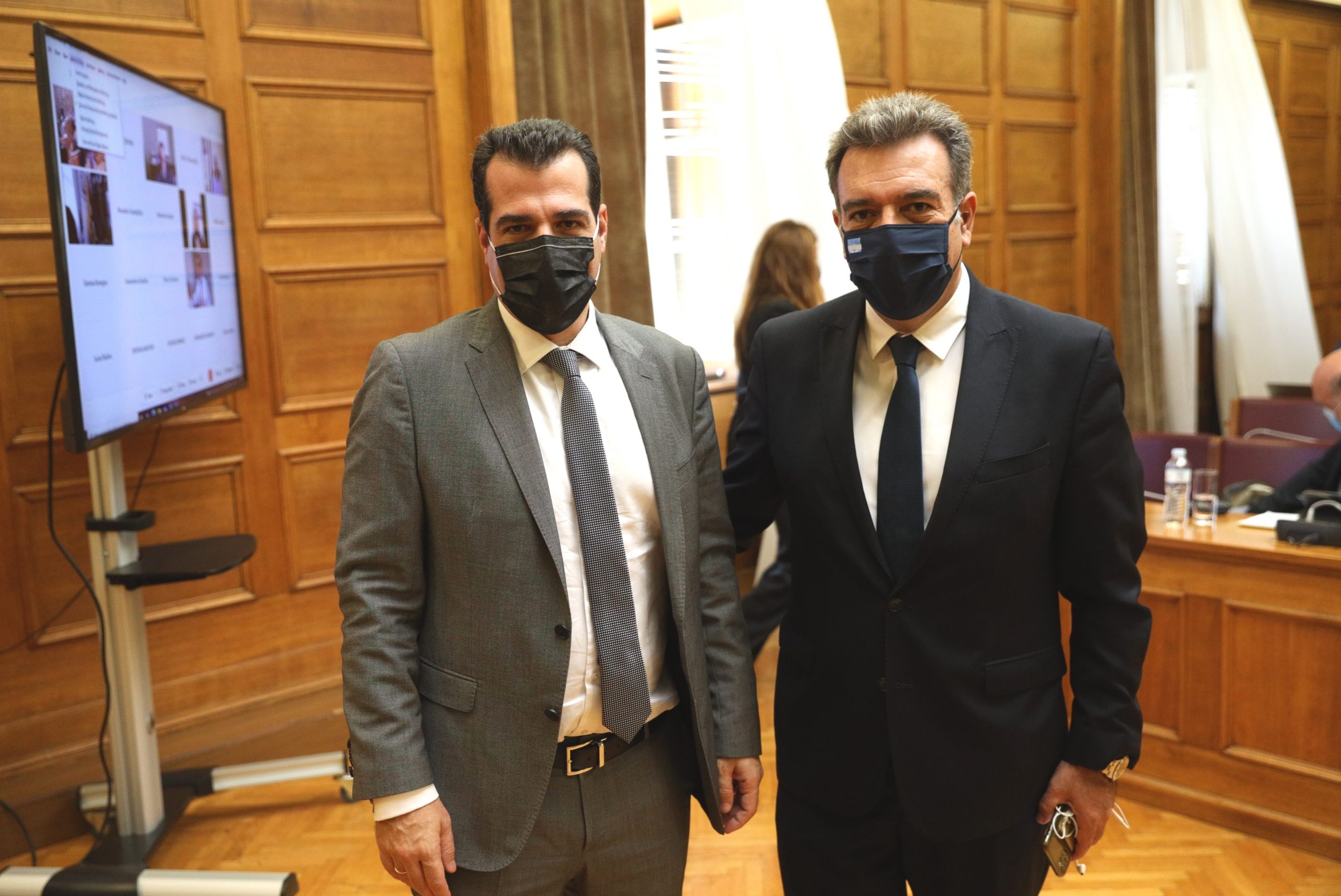 Μ.ΚΟΝΣΟΛΑΣ:  «Έξι νέα μισθολογικά, βαθμολογικά και φορολογικά κίνητρα για να έρθουν γιατροί στα νησιά»