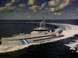 Αγαθονήσι: Εντοπισμός 37 αλλοδαπών και σύλληψη του διακινητή τους μετά από καταδίωξη